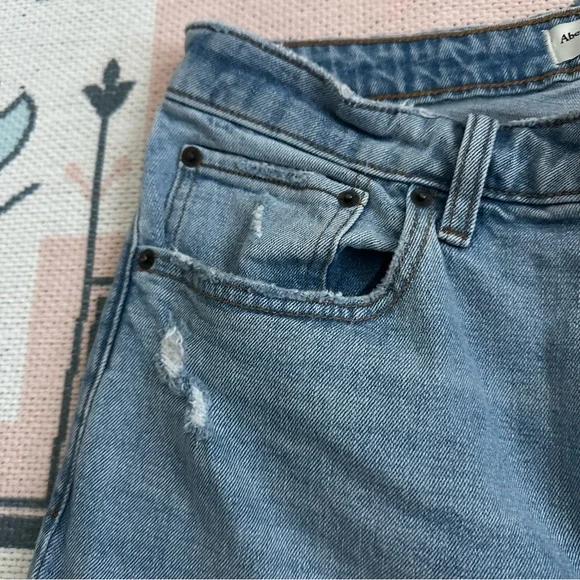 Abercrombie & Fitch Stretch Ripped Curve Love The Mom High Rise Jeans - Picture 7 of 16